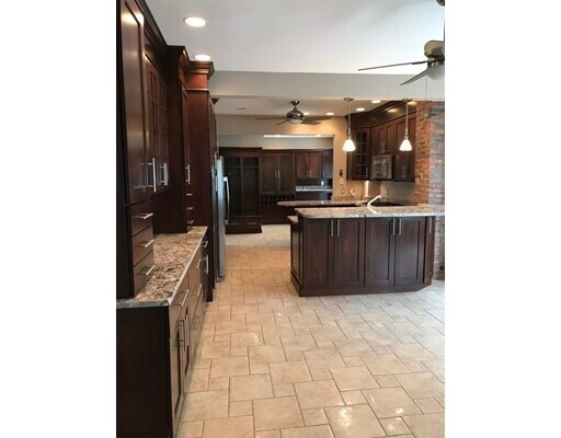 Primary Photo - 210 Somerset Ave