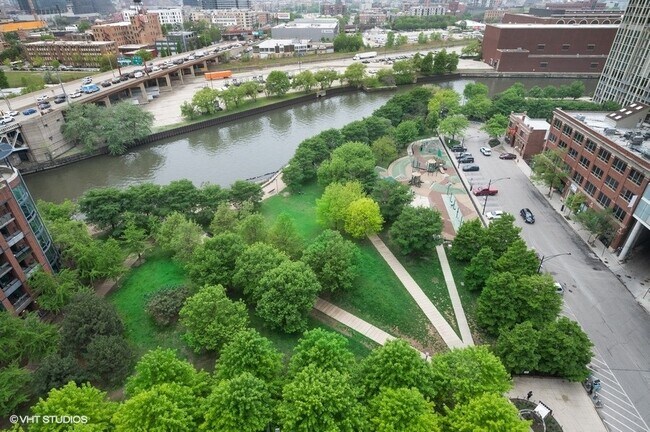 Building Photo - 653 N Kingsbury St