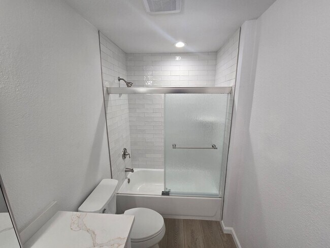 Building Photo - Remodeled Townhouse in La Mesa - 3 Bedrooms