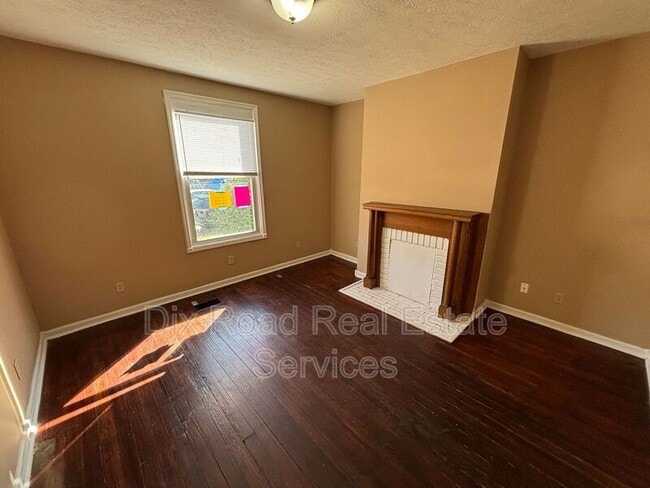 Building Photo - 2339 Freeman Ave