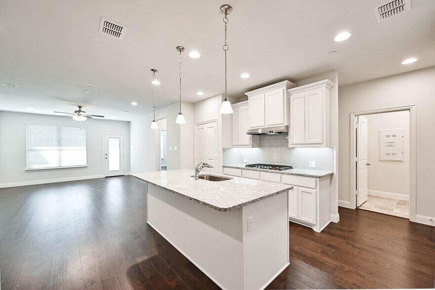 Building Photo - 4252 Mingo Dr