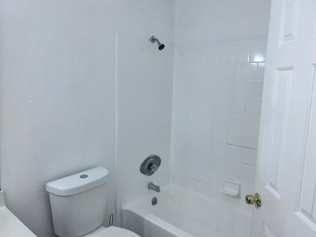 Building Photo - 2 Bed/1 Bath Apartment within Madison at M...