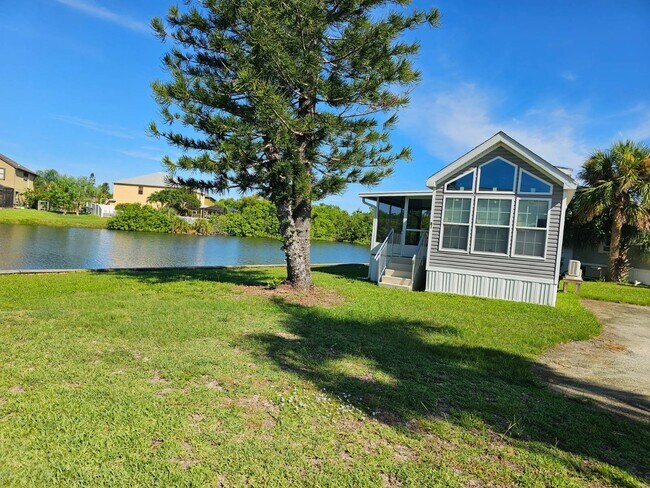 Building Photo - 200 S Banana River Dr