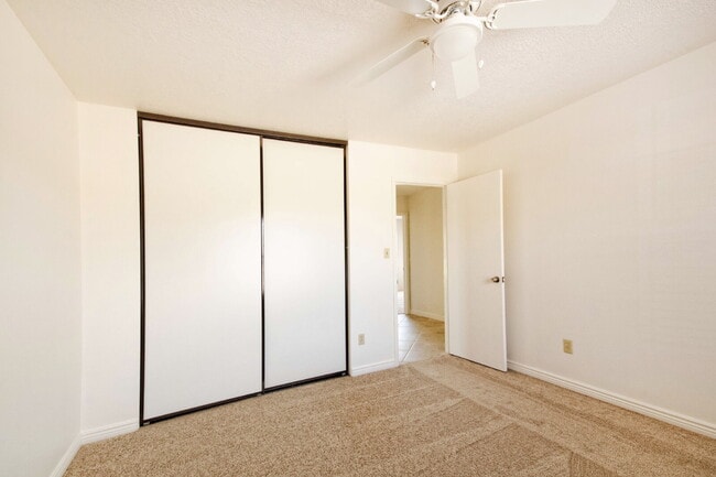 Building Photo - Comfortable home on a cul-de-sac with a great floorplan.