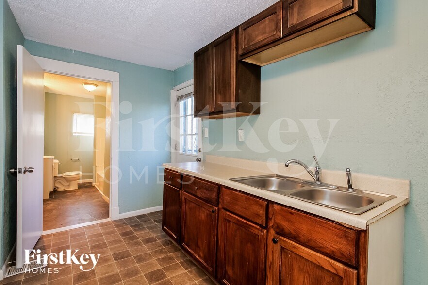 Building Photo - 6014 Virginia Ave