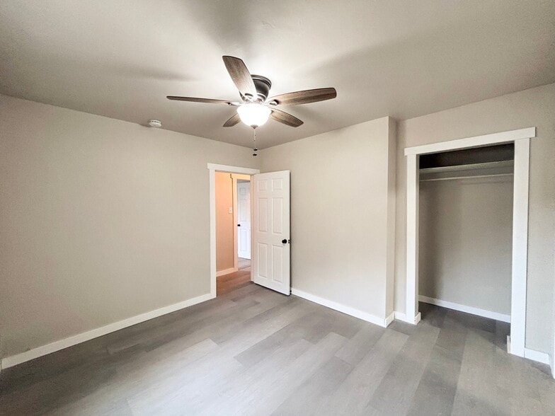 Building Photo - 489 Evergreen Rd