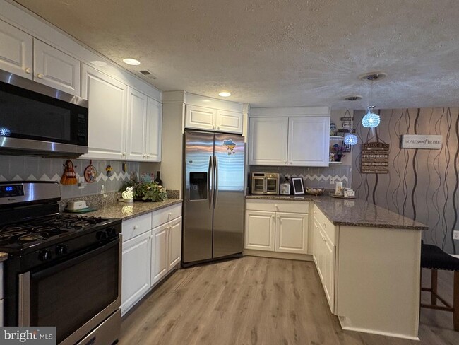 Building Photo - 803 Scott Cir