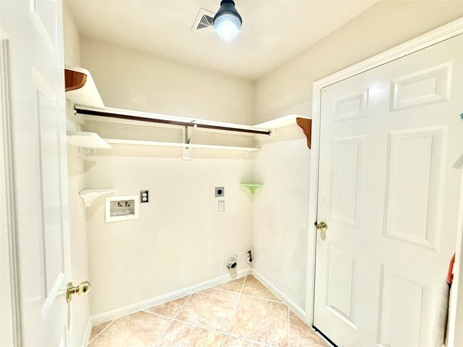 Building Photo - 8514 Spotslyvania Ln