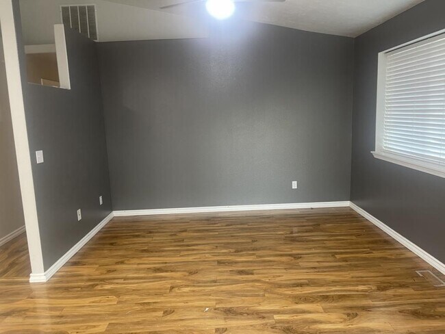 Building Photo - 3747 S McGuire Pl