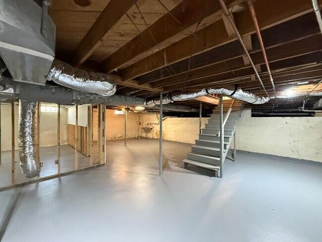 Building Photo - 638 Stratford Rd NW