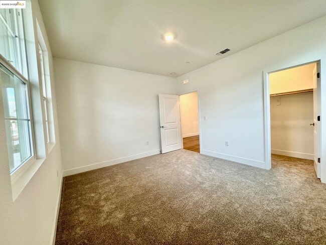 Building Photo - 2850 Talkeetna St