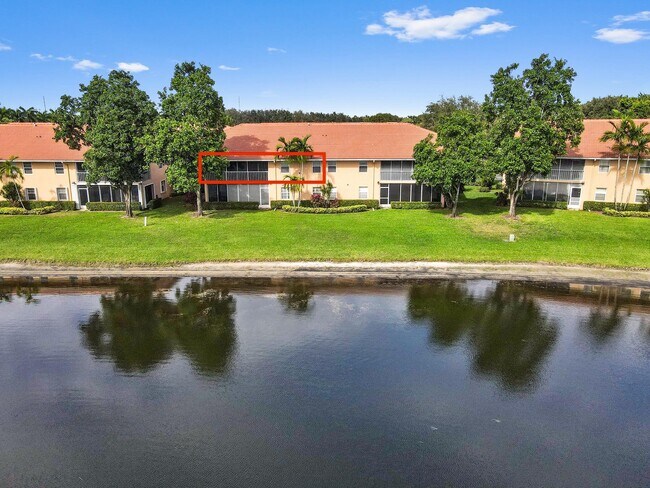 Building Photo - 9553 Shadybrook Dr