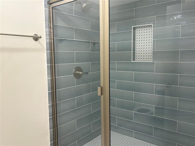 Building Photo - 920 NW 124th Dr