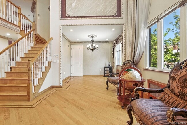 Building Photo - 77-16 Kew Forest Ln