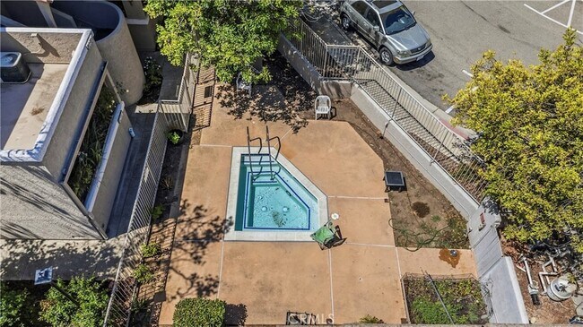Building Photo - 1631 Charterwood Ct