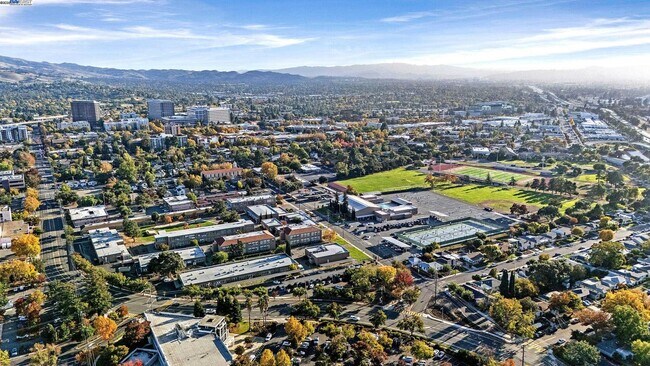 Building Photo - 2438 Upland Dr