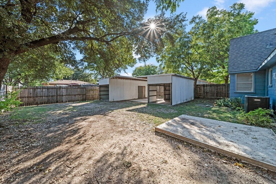 Building Photo - 2620 Engle Ave
