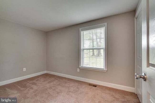 Building Photo - 3757 Hunting Creek Rd