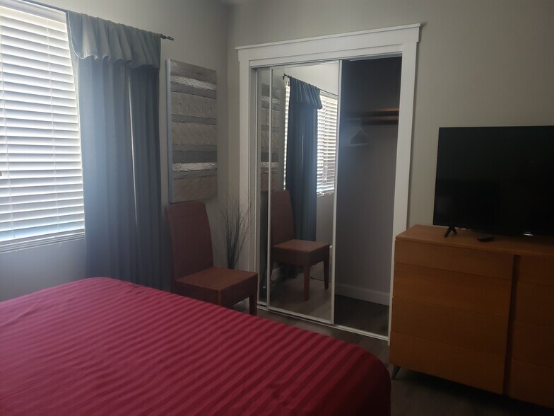 Room 2 - 8237 E Lewis Ave