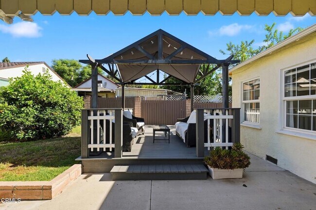 Building Photo - 10734 Oro Vista Ave