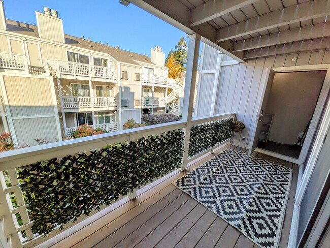 Building Photo - 2709 Oak Rd