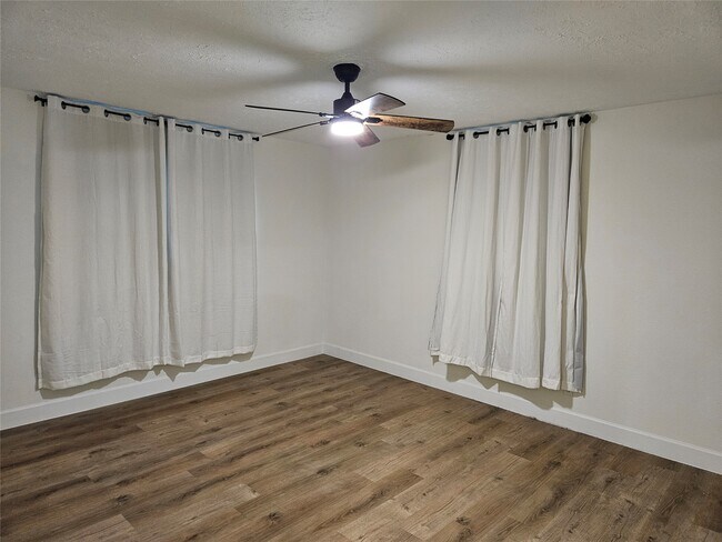 Building Photo - 6446 Brookside Dr