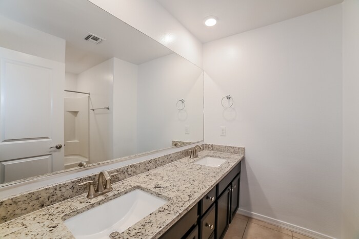 Building Photo - 8126 W Agora Ln