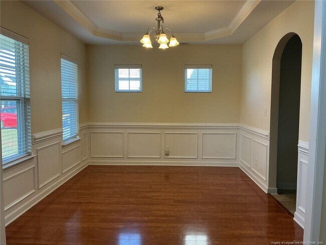 Building Photo - 825 Ronald Reagan Drive