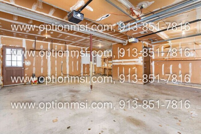 Building Photo - Lenexa West Subdivision