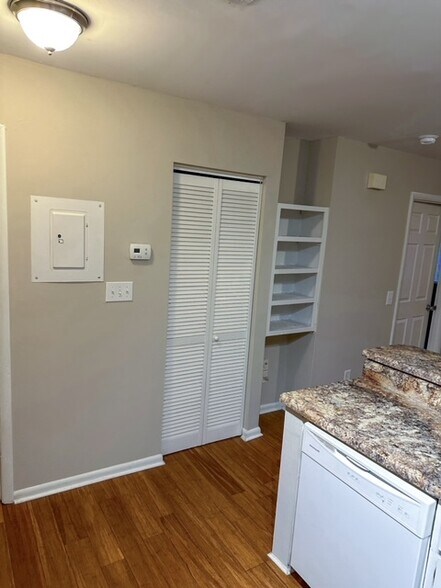 Building Photo - 150 Ligon St