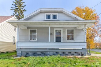 Building Photo - Single Family Home