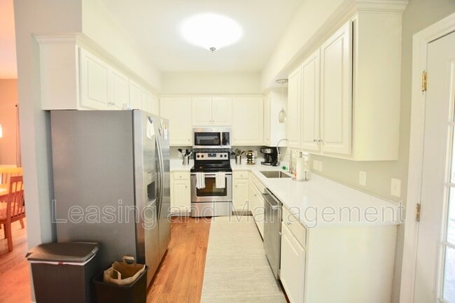Building Photo - 813 Harbor Pl Dr