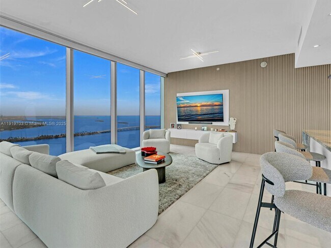 Building Photo - 700 NE 26th Terrace