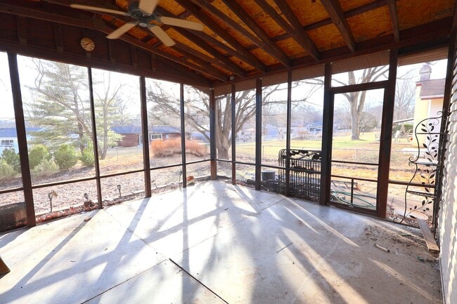 Building Photo - Charming 3-Bed, 2-Bath Home with 2 Car Garage & Covered Patio