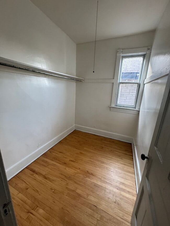 Building Photo - Burnham