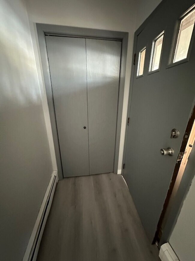 Building Photo - 603 3rd Ave NW