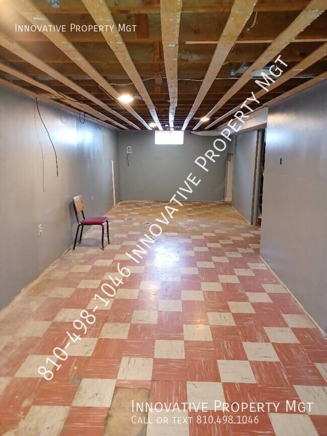 Building Photo - 3 bedroom 1 bath spacious home! newly reno...