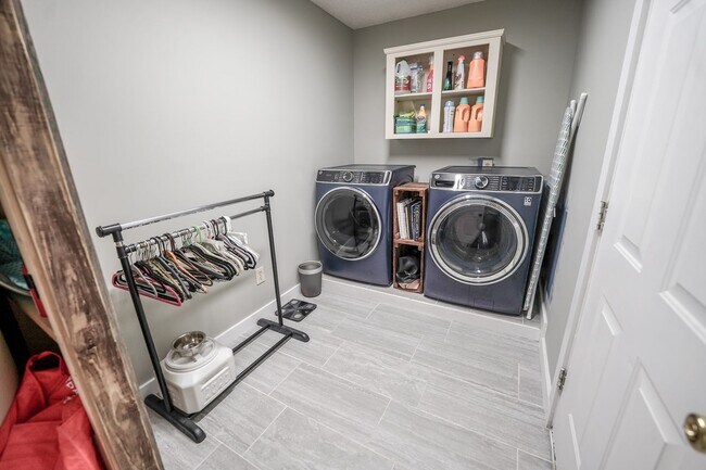 Building Photo - Coming Available!