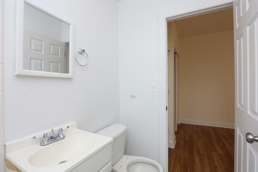 Building Photo - 1742 N Humboldt Blvd