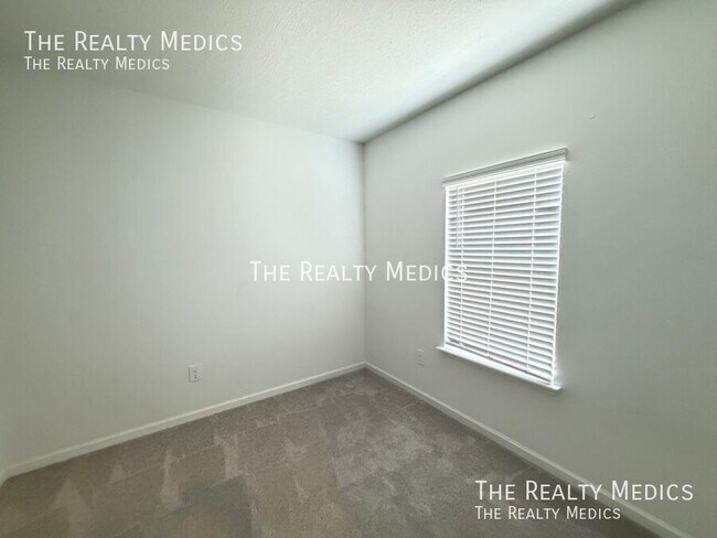 Building Photo - 6578 SW 89th Loop