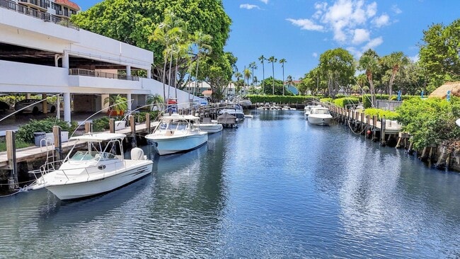 Building Photo - 899 Jeffery St