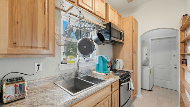 Building Photo - 1314 Stagecoach Dr