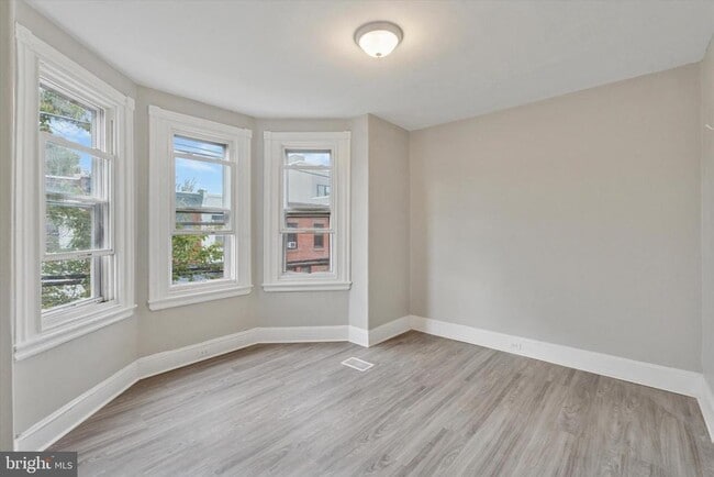 Building Photo - 1323 N 28th St