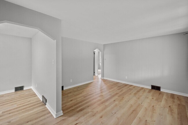 Building Photo - SCORE 1ST MONTH'S RENT FREE IF SIGNED BY MARCH 13! Stunning 3 bedroom home in McKeesport availabl...