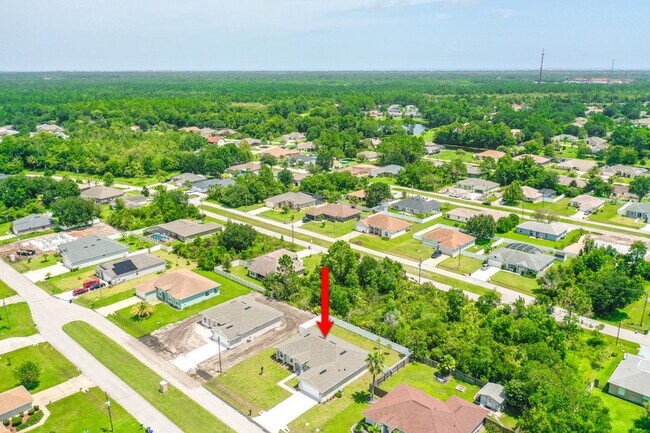 Building Photo - 10 Lysander Ln