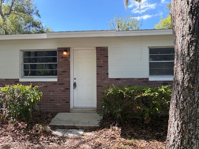 Building Photo - Newly Renovated 2 Bedroom Duplex in Maitland Available Now! Modern Finishes!