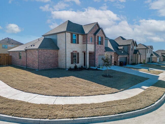 Building Photo - Almost New, Modern Look 4 Bed 3 Bath House...