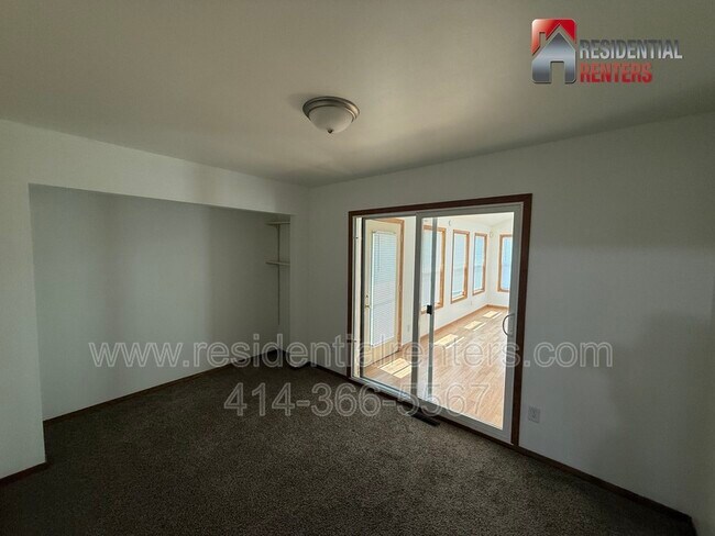 Building Photo - 6323 N 104th St
