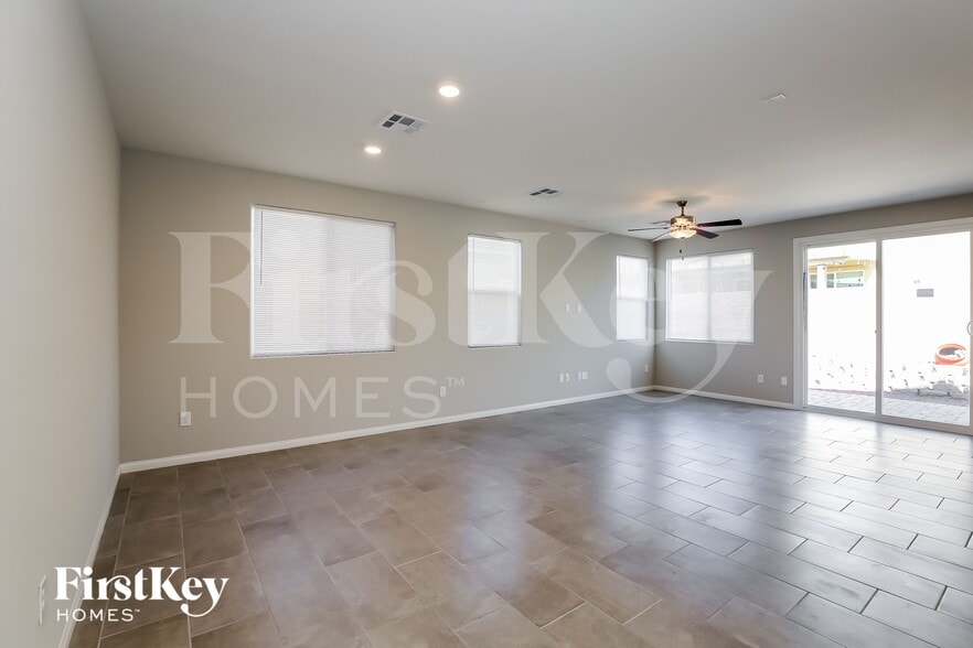 Building Photo - 4218 Klarissa Ave