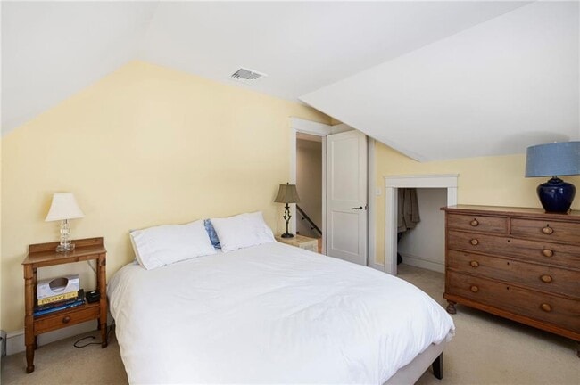 Building Photo - 68 Sachuest Way